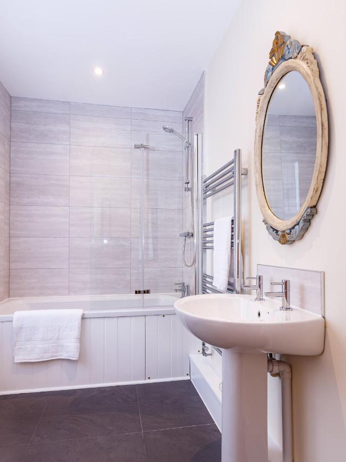 Sturminster'S Luxury Suites Sturminster Newton Esterno foto